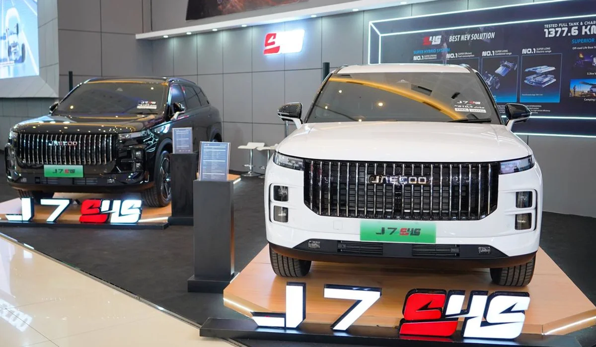 Pengalaman-Interaktif-Melalui-Sesi-Test-Drive-dan-Simulasi-VR