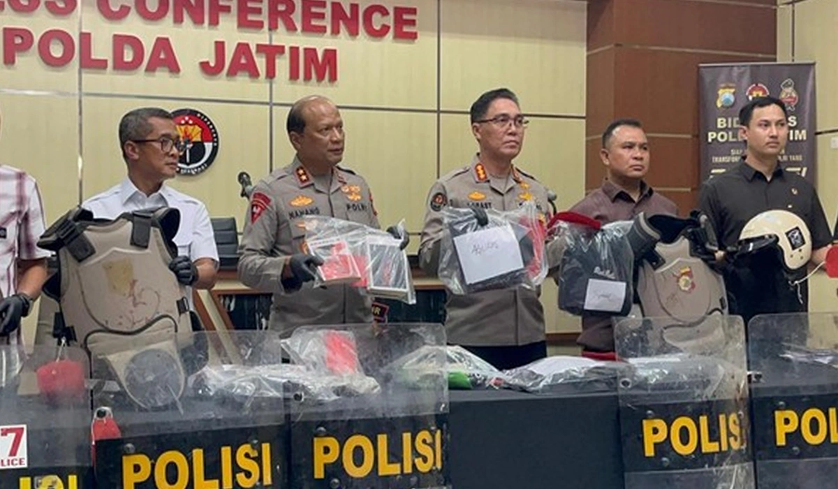 Buku-Mencurigakan-yang-Disita-Polisi