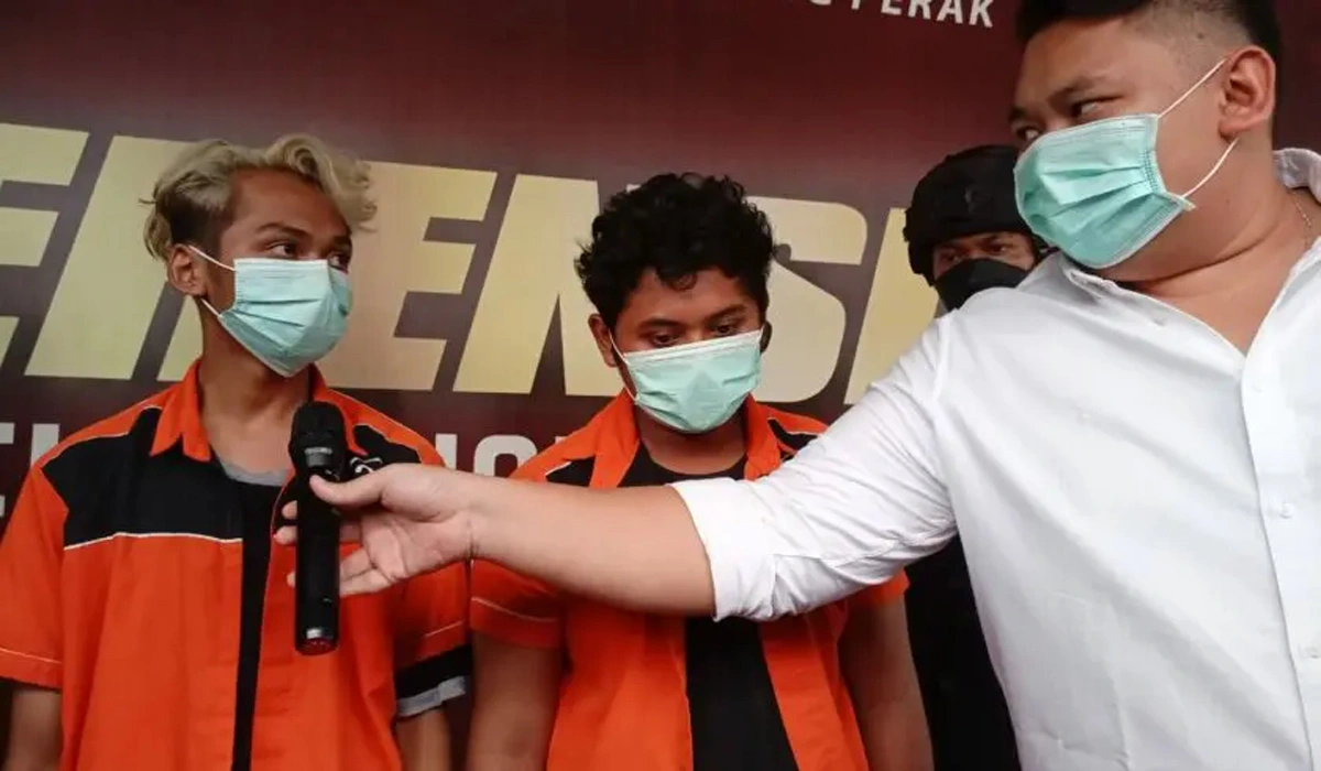 Pembacokan Brutal di Surabaya Sepasang Pria-Wanita Korban