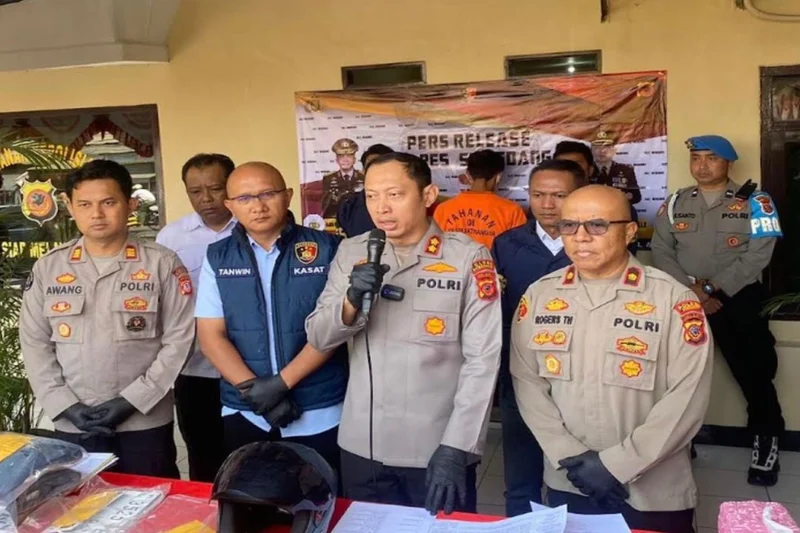 Pria Surabaya Gasak Dua Motor, Korban Tertipu Lewat Aplikasi Kencan