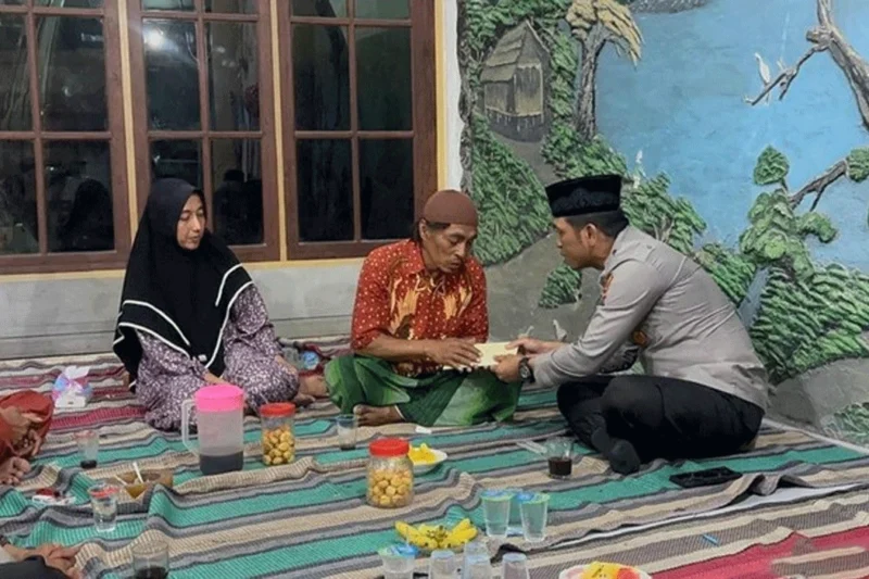 Kapolresta Sidoarjo Berkunjung ke Rumah Santri Al Khoziny
