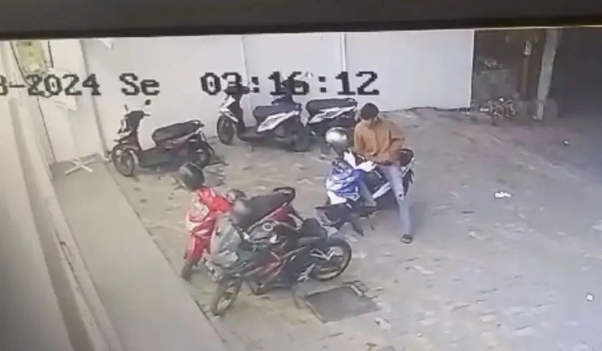 Aksi Pencurian yang Terekam CCTV