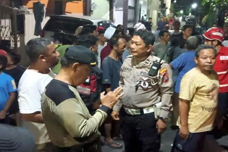 Anak 6 Tahun Tewas Tertabrak Mobil Listrik di Wonokromo Surabaya