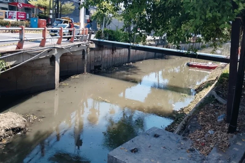 Kabar Terbaru Semburan Air Berbau Gas di Sungai Rungkut