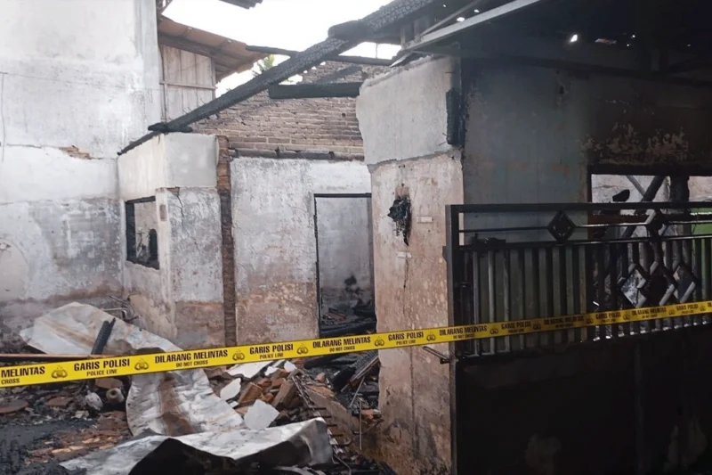 Kebakaran Ruko di Banyuwangi Satu Penghuni Tewas