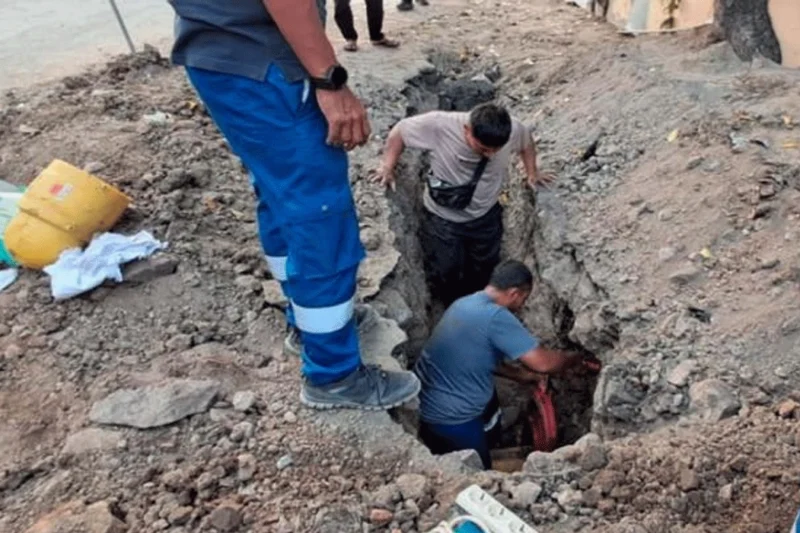 PGN Gerak Cepat Atasi Semburan Air Berbau Gas di Sungai Rungkut Surabaya