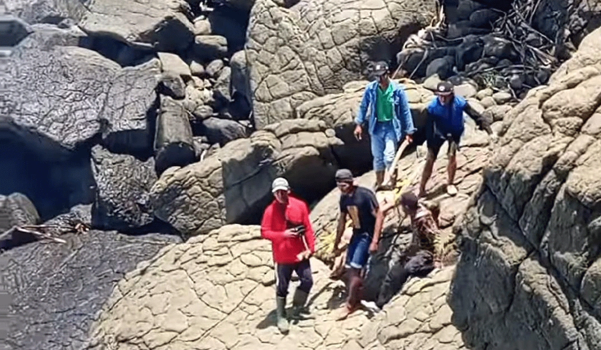 Pencarian-Dilanjutkan-dan-Nelayan-Turut-Bantu-Tim-SAR