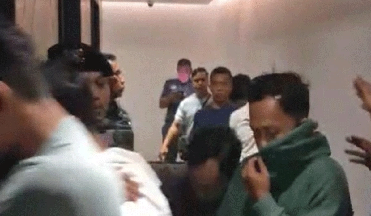Polisi-Gerebek-Pesta-Seks-Sesama-Jenis-di-Surabaya,-34-Pria-Diamankan