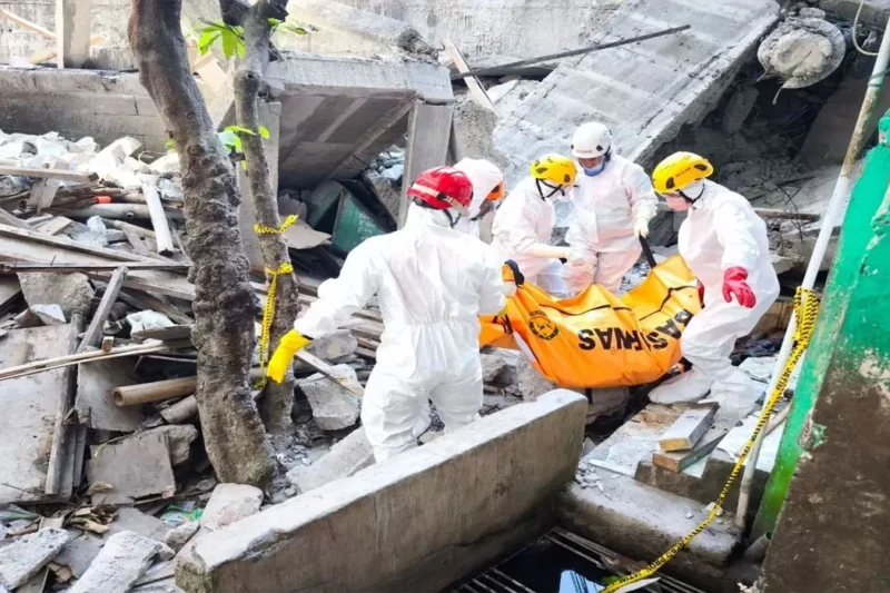 Satu Keluarga Asal Surabaya Jadi Korban Tragedi Ponpes Al Khoziny