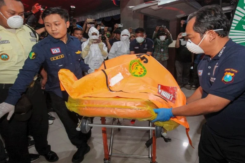 Tim DVI Polda Jatim Berhasil Identifikasi 2 Jenazah Korban Tragedi Ponpes Al Khoziny