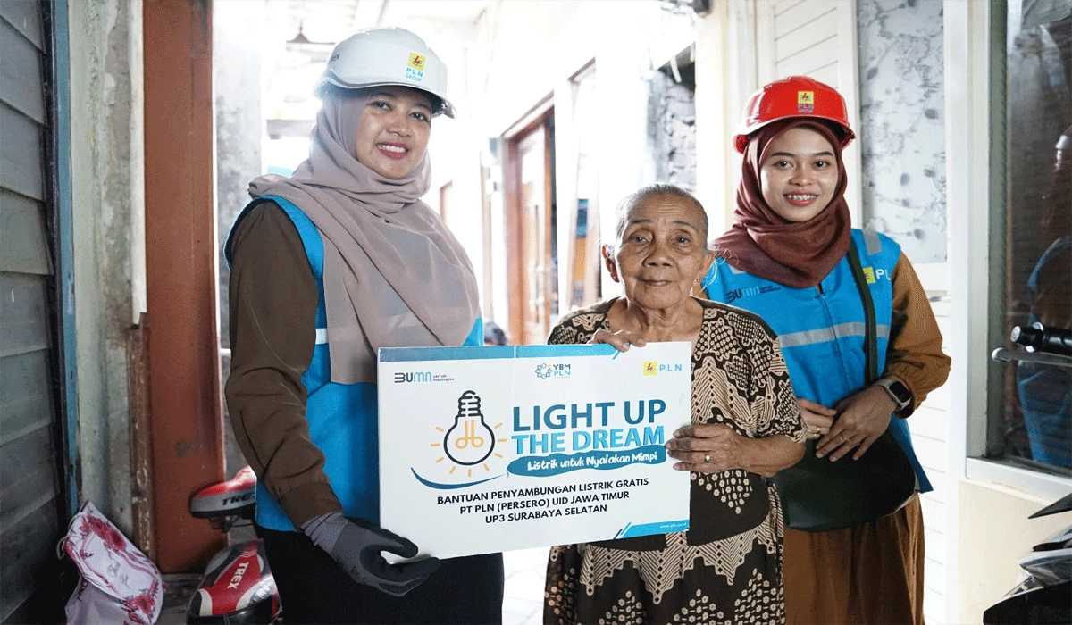 Menerangi Harapan: PLN UP3 Surabaya Selatan Wujudkan Mimpi Melalui Light Up The Dream