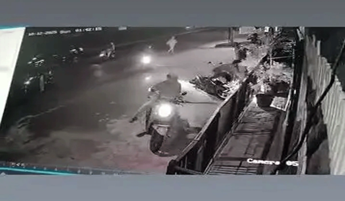 Komplotan Geng Motor Bersenjata Tajam Serang Warga Dan Rampas Motor Di Surabaya