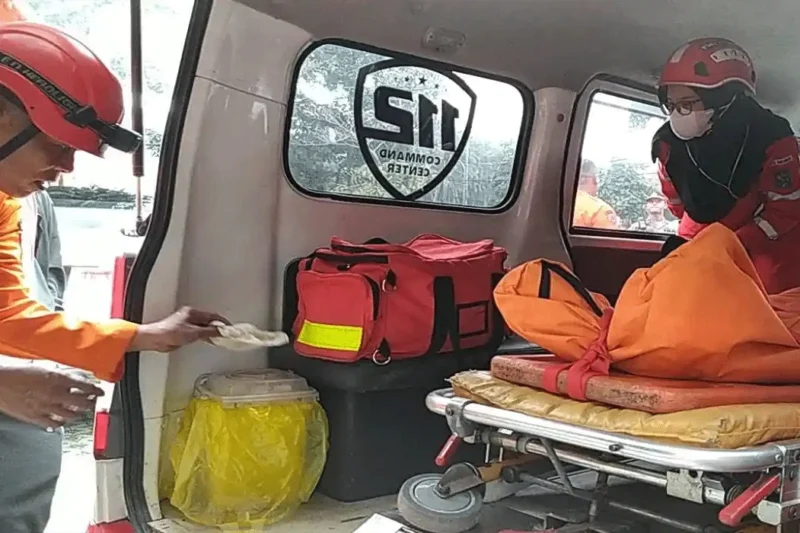 Tragis! Kepala Teknisi Terjepit Lift Makanan Restoran Surabaya Tewas