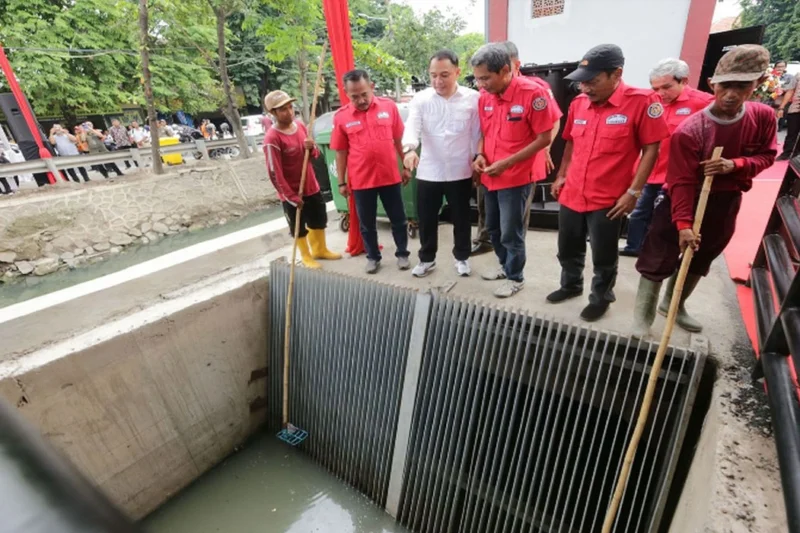 Pemkot Surabaya Percepat Penanganan Banjir Dengan Tambah Rumah Pompa