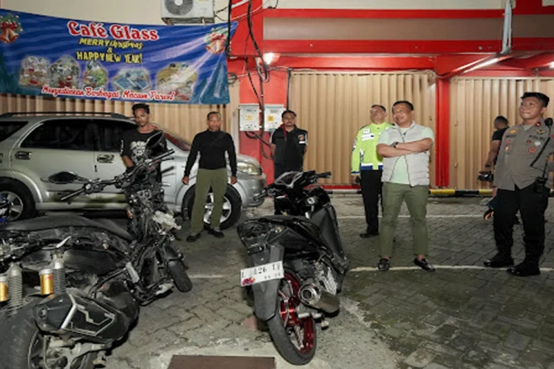 Patroli Hoofdbureau Gaspol, Balap Liar Surabaya Diburu Habis-Habisan!