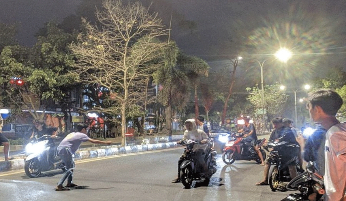 Patroli Hoofdbureau Gaspol, Balap Liar Surabaya Diburu Habis-Habisan!