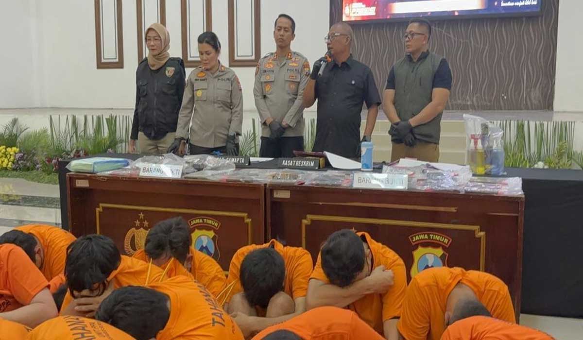 Respons Masyarakat dan Tokoh Lokal