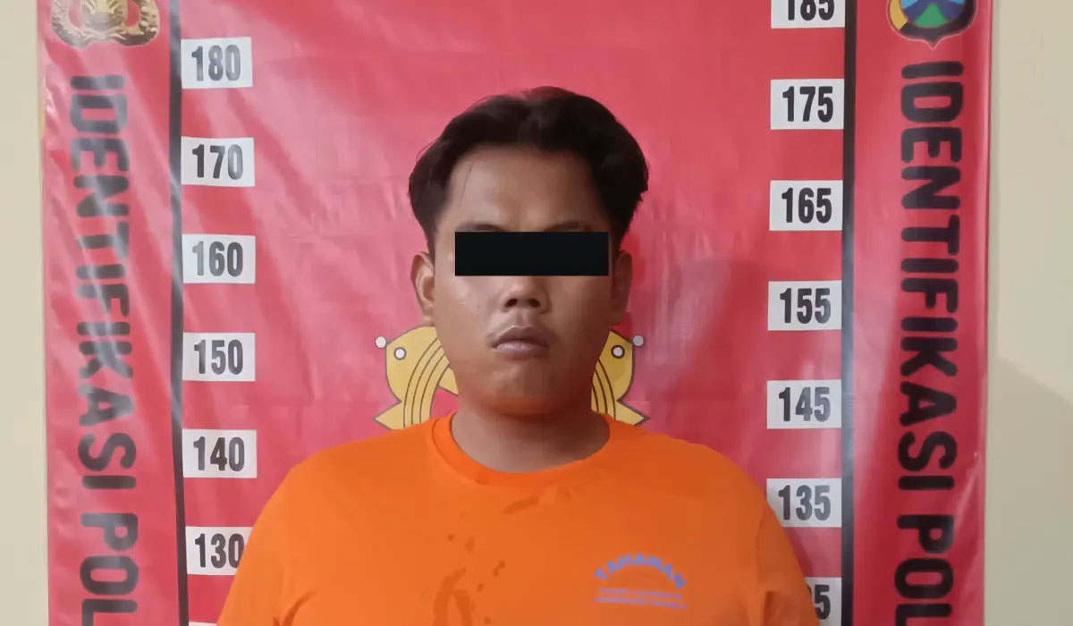 Bikin Heboh! Pria di Surabaya Hajar Tukang Cukur, Tak Terima Dilirik Jadi Pemicu